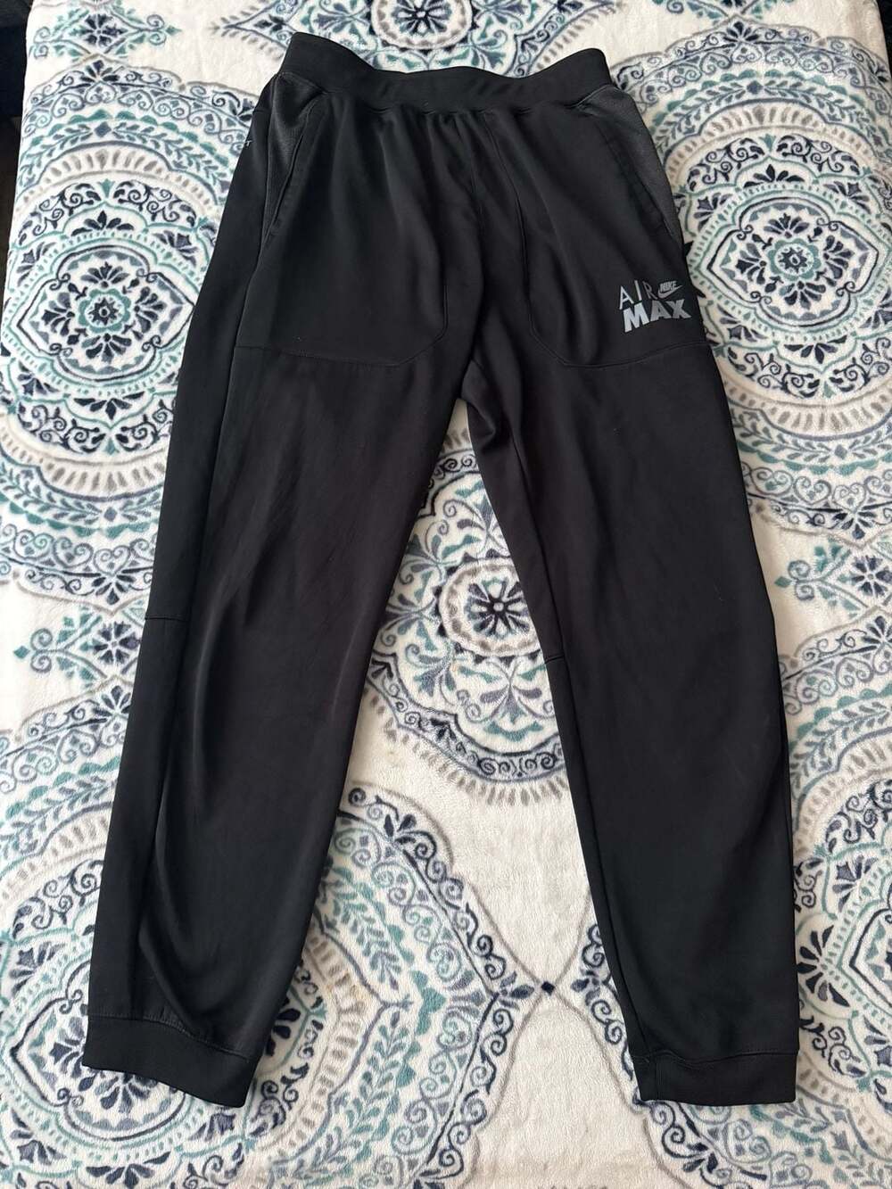 Nike Air Max Therma-Fit Jogger Pants Size Boys XL Black Fleece Sweatpants